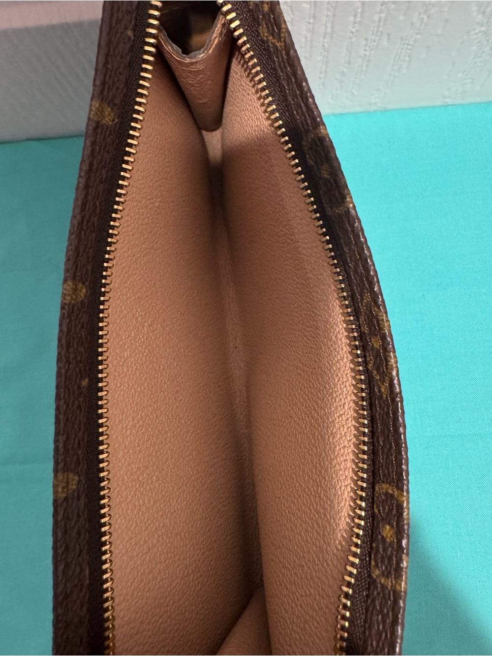 Louis Vuitton Tan Monogram Pochette 20 - Picture 10 of 11